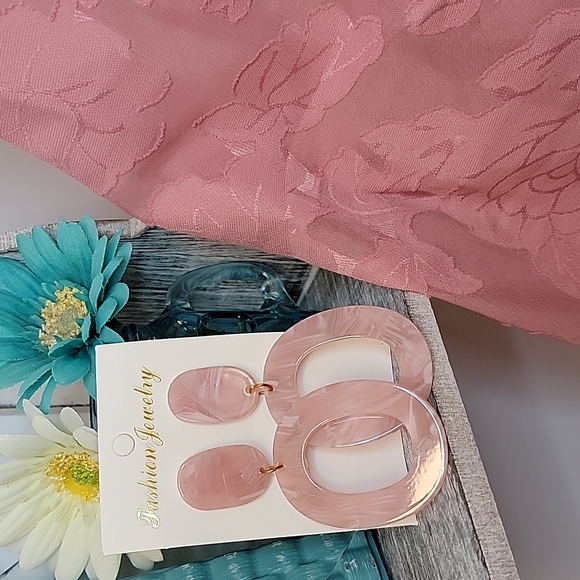 Mauve Top Blousology - Picture 3 of 5